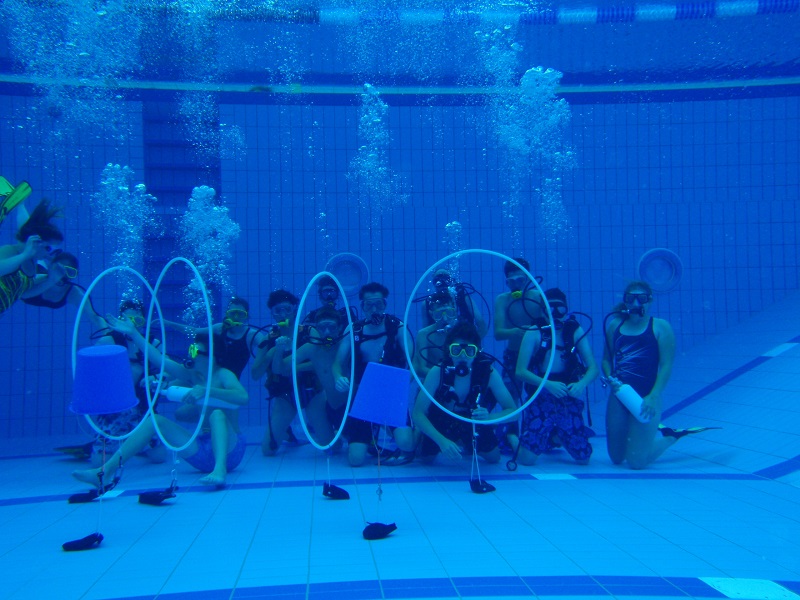 Gruppenfoto-unter-Wasser