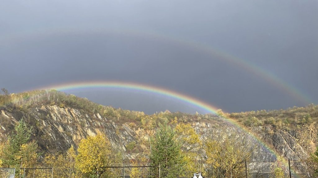 Doppelter Regenbogen über dem Steinbruch am Hunsfelssee bei der LVST-Praxis-Ausbildertagung 2026